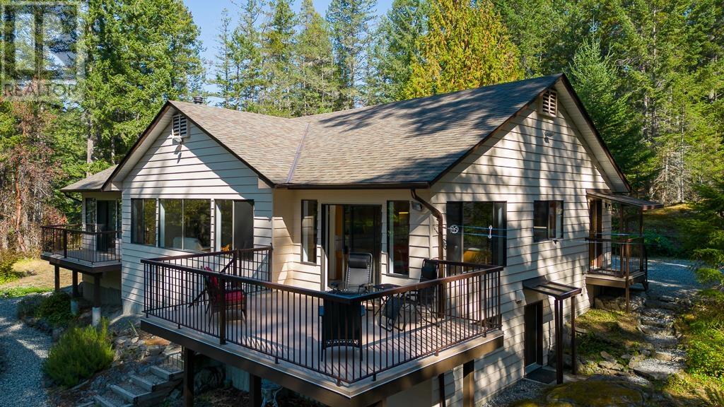 5449 Donley Drive, Halfmoon Bay, British Columbia  V7Z 1B9 - Photo 11 - R2812282