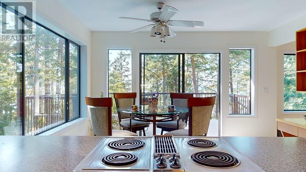 5449 Donley Drive, Halfmoon Bay, British Columbia  V7Z 1B9 - Photo 26 - R2812282