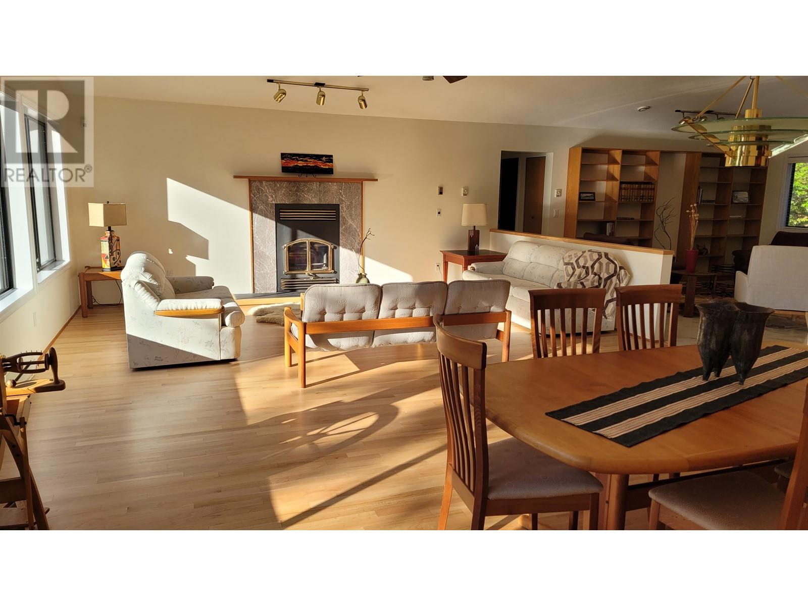 5449 Donley Drive, Halfmoon Bay, British Columbia  V7Z 1B9 - Photo 17 - R2812282