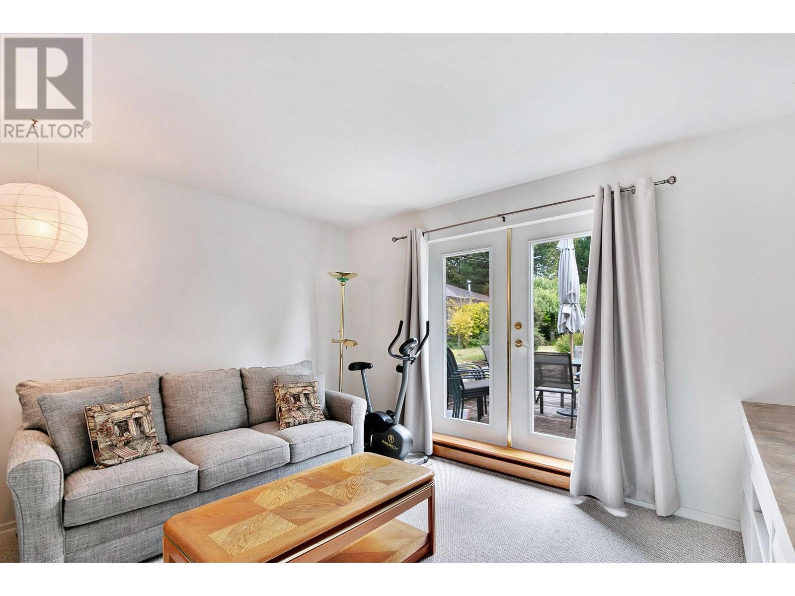 7298 Willingdon Avenue, Burnaby, British Columbia  V5J 3R7 - Photo 13 - R2812319