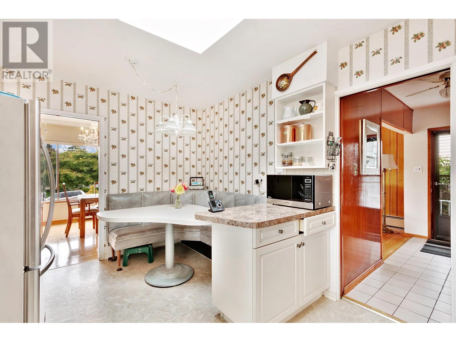 7298 Willingdon Avenue, Burnaby, British Columbia  V5J 3R7 - Photo 9 - R2812319