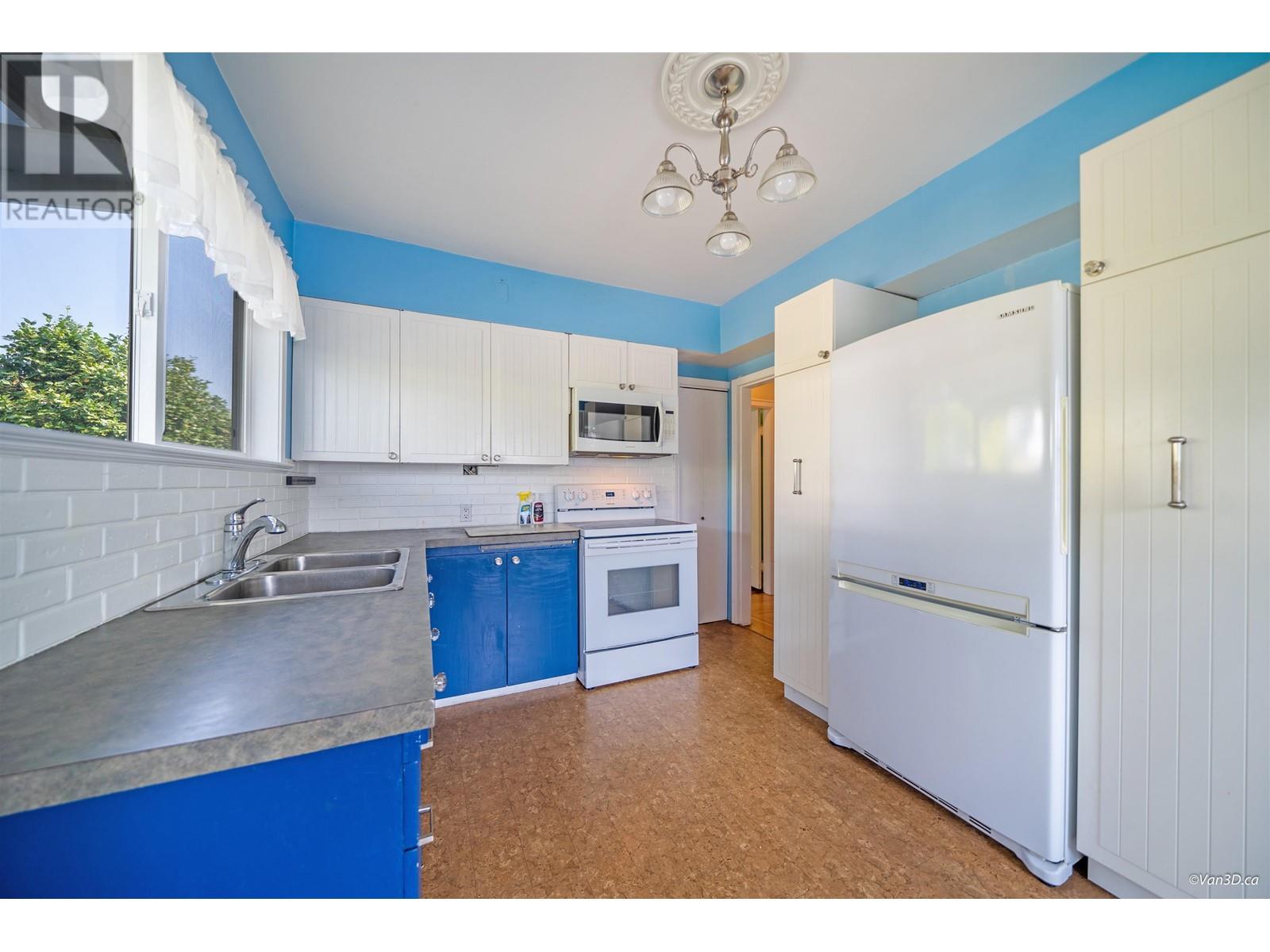 1823 Eighth Avenue, New Westminster, British Columbia  V3M 2S9 - Photo 4 - R2812321