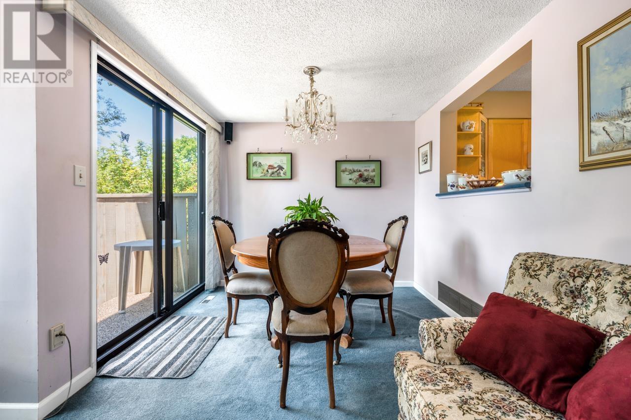 4716 Willowdale Place, Burnaby, British Columbia  V5G 4B4 - Photo 11 - R2812395