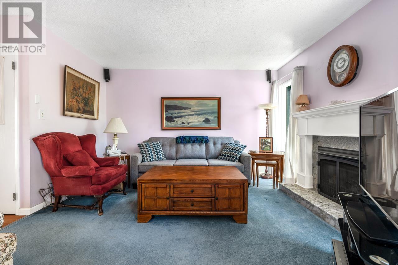 4716 Willowdale Place, Burnaby, British Columbia  V5G 4B4 - Photo 9 - R2812395