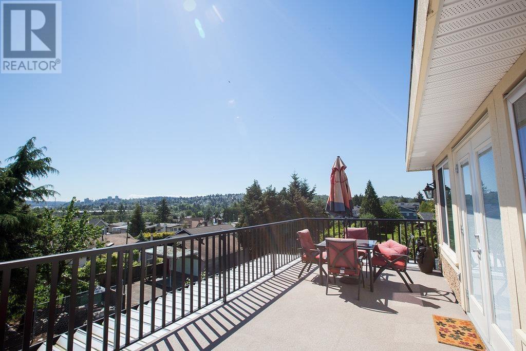 712 Delestre Avenue, Coquitlam, British Columbia  V3K 2E9 - Photo 8 - R2812431