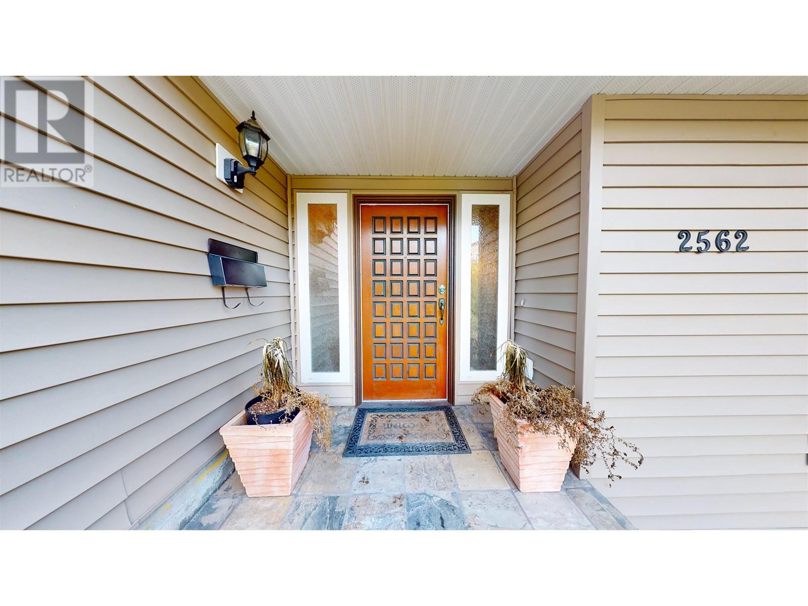 2562 Steeple Court, Coquitlam, British Columbia  V3E 1K5 - Photo 2 - R2812435