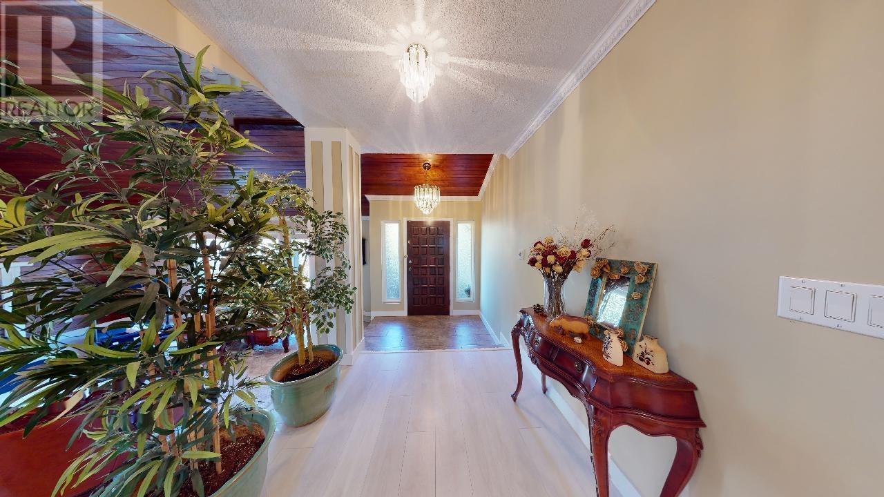 2562 Steeple Court, Coquitlam, British Columbia  V3E 1K5 - Photo 3 - R2812435