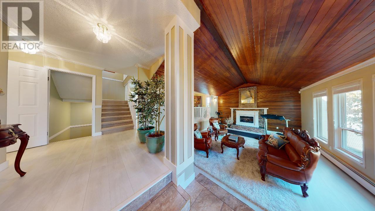 2562 Steeple Court, Coquitlam, British Columbia  V3E 1K5 - Photo 4 - R2812435