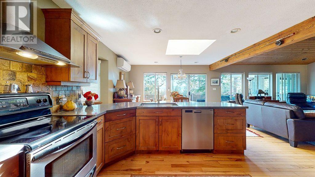 7301 Redrooffs Road, Sechelt, British Columbia  V7Z 0T3 - Photo 7 - R2811424