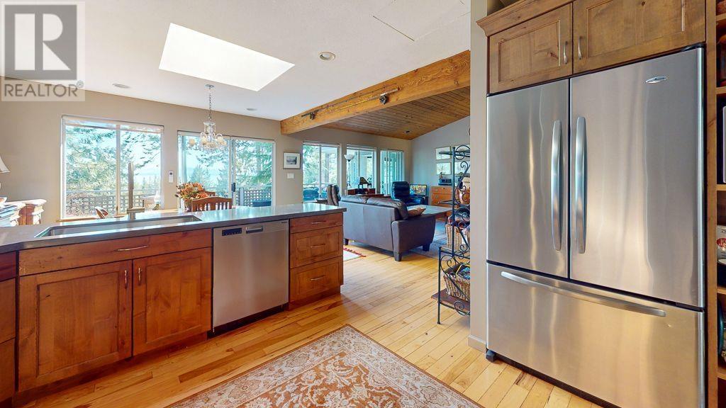 7301 Redrooffs Road, Sechelt, British Columbia  V7Z 0T3 - Photo 8 - R2811424