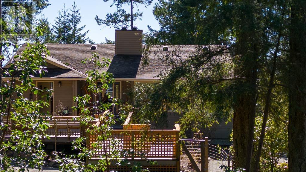 7301 Redrooffs Road, Sechelt, British Columbia  V7Z 0T3 - Photo 2 - R2811424