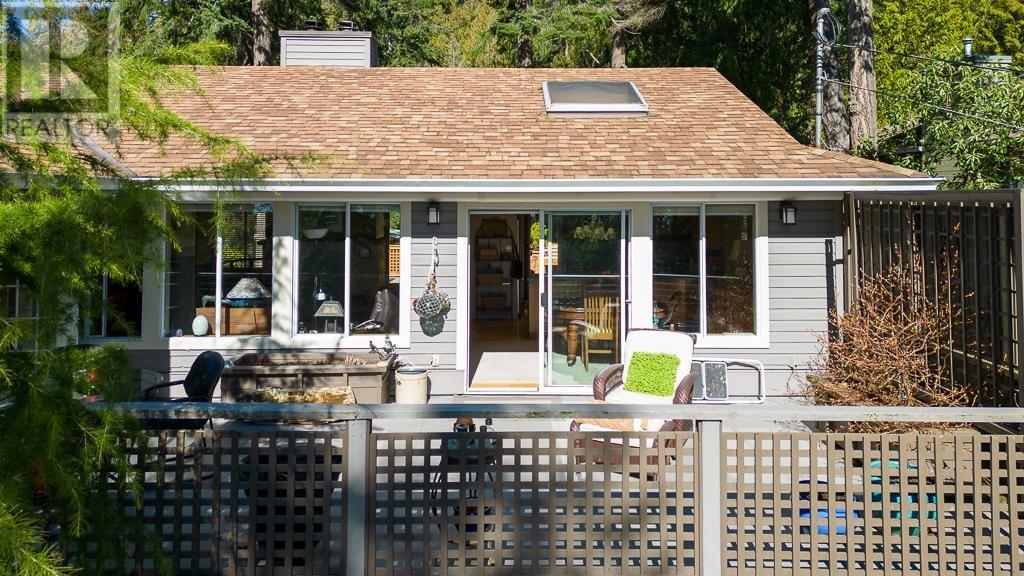 7301 Redrooffs Road, Sechelt, British Columbia  V7Z 0T3 - Photo 3 - R2811424