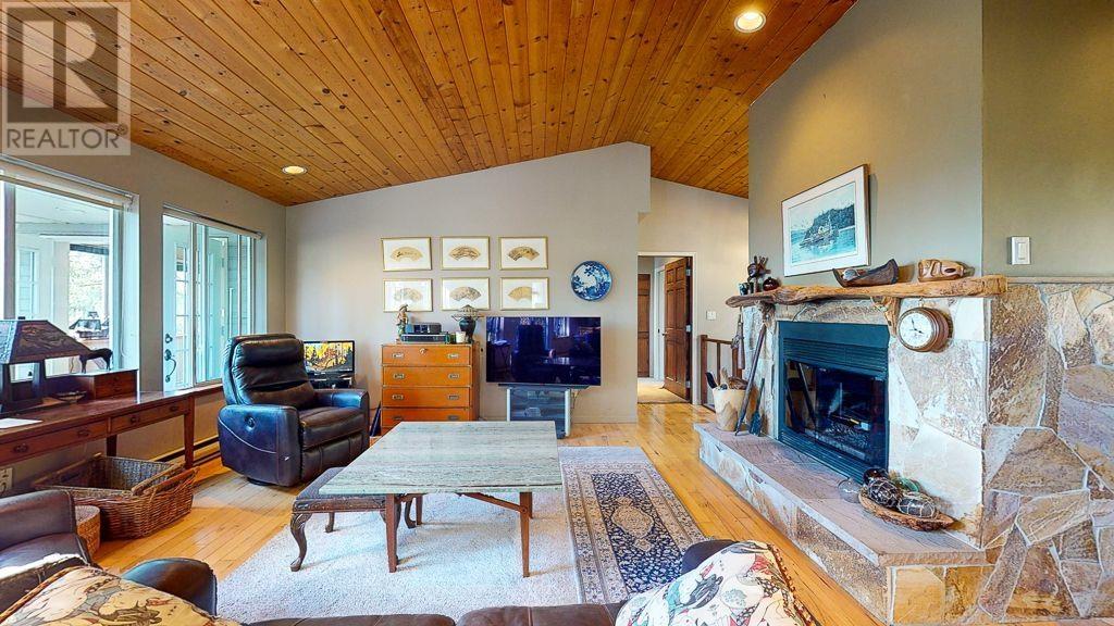 7301 Redrooffs Road, Sechelt, British Columbia  V7Z 0T3 - Photo 5 - R2811424