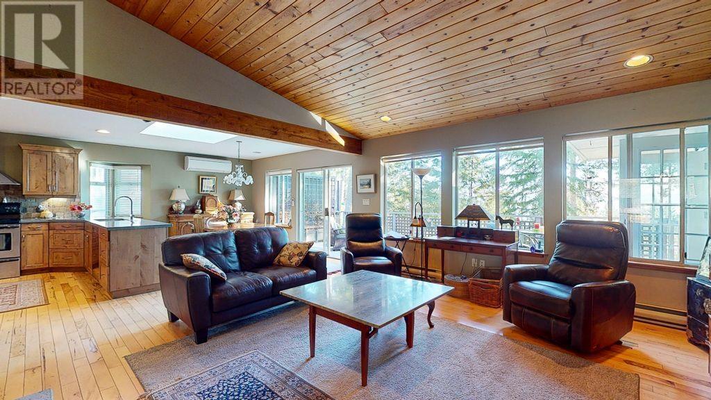 7301 Redrooffs Road, Sechelt, British Columbia  V7Z 0T3 - Photo 6 - R2811424