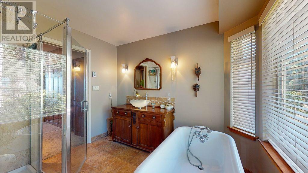 7301 Redrooffs Road, Sechelt, British Columbia  V7Z 0T3 - Photo 14 - R2811424