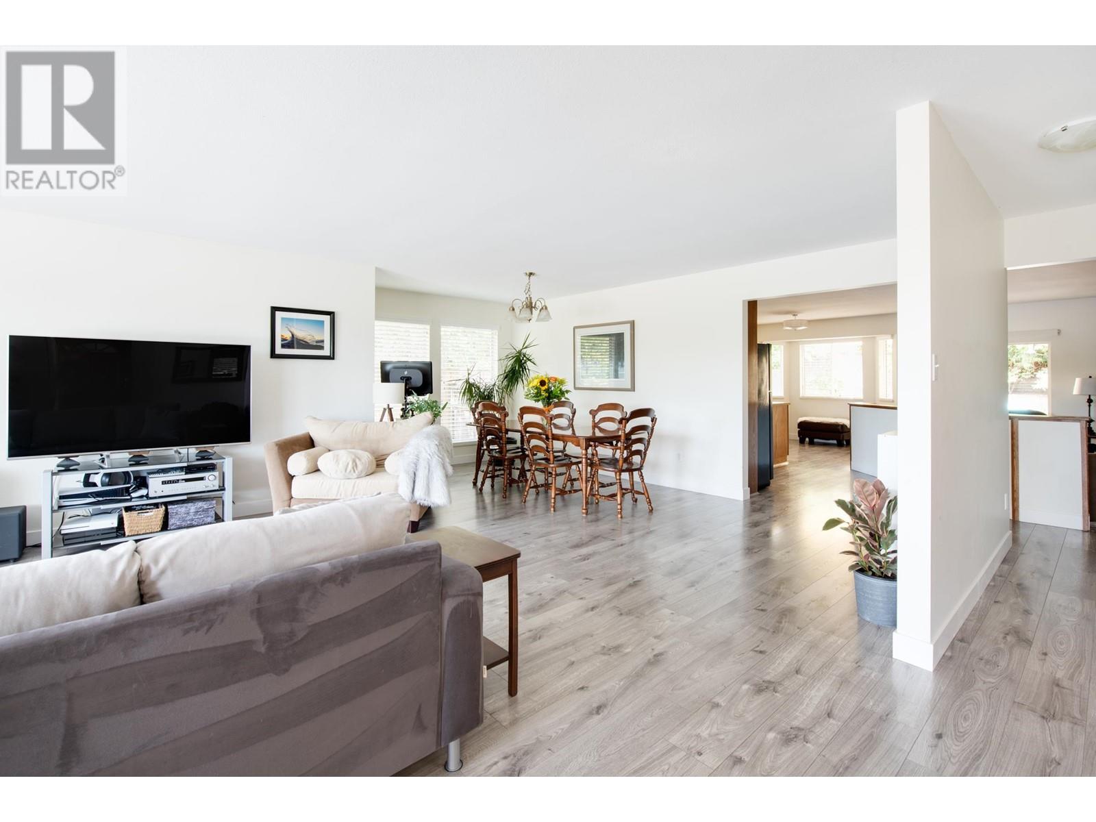 23484 Tamarack Lane, Maple Ridge, British Columbia  V3W 1A9 - Photo 8 - R2812351