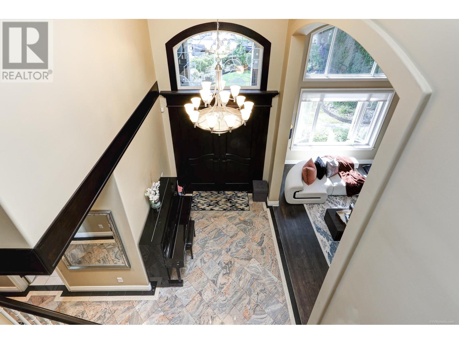 7371 Manning Court, Richmond, British Columbia  V7A 4J3 - Photo 4 - R2812381