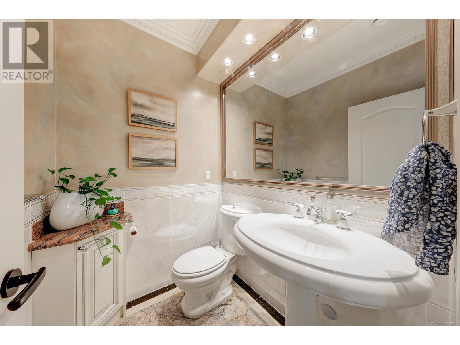 7371 Manning Court, Richmond, British Columbia  V7A 4J3 - Photo 10 - R2812381