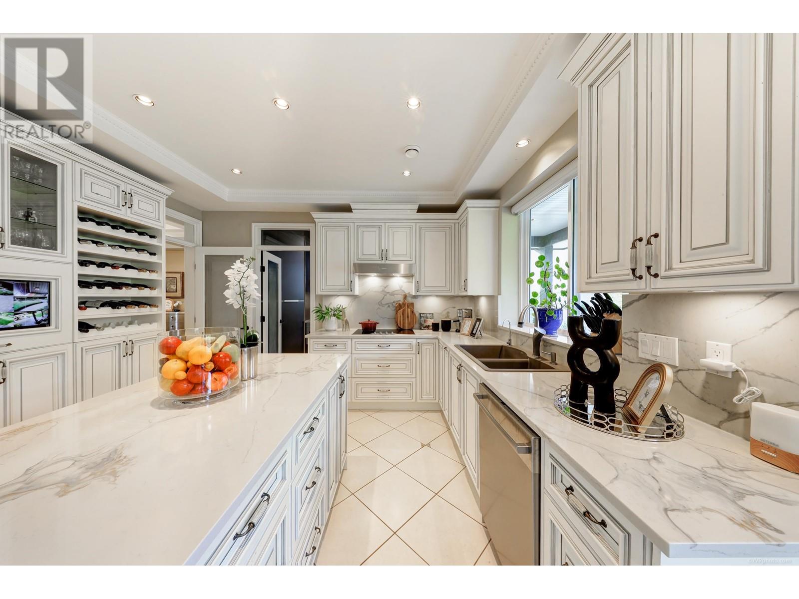 7371 Manning Court, Richmond, British Columbia  V7A 4J3 - Photo 14 - R2812381