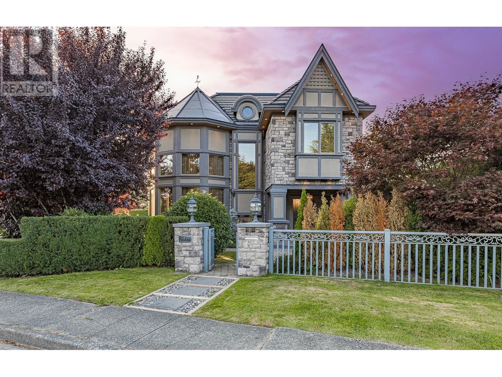 7879 Tweedsmuir Avenue, Richmond, British Columbia  V7A 1L3 - Photo 2 - R2811290