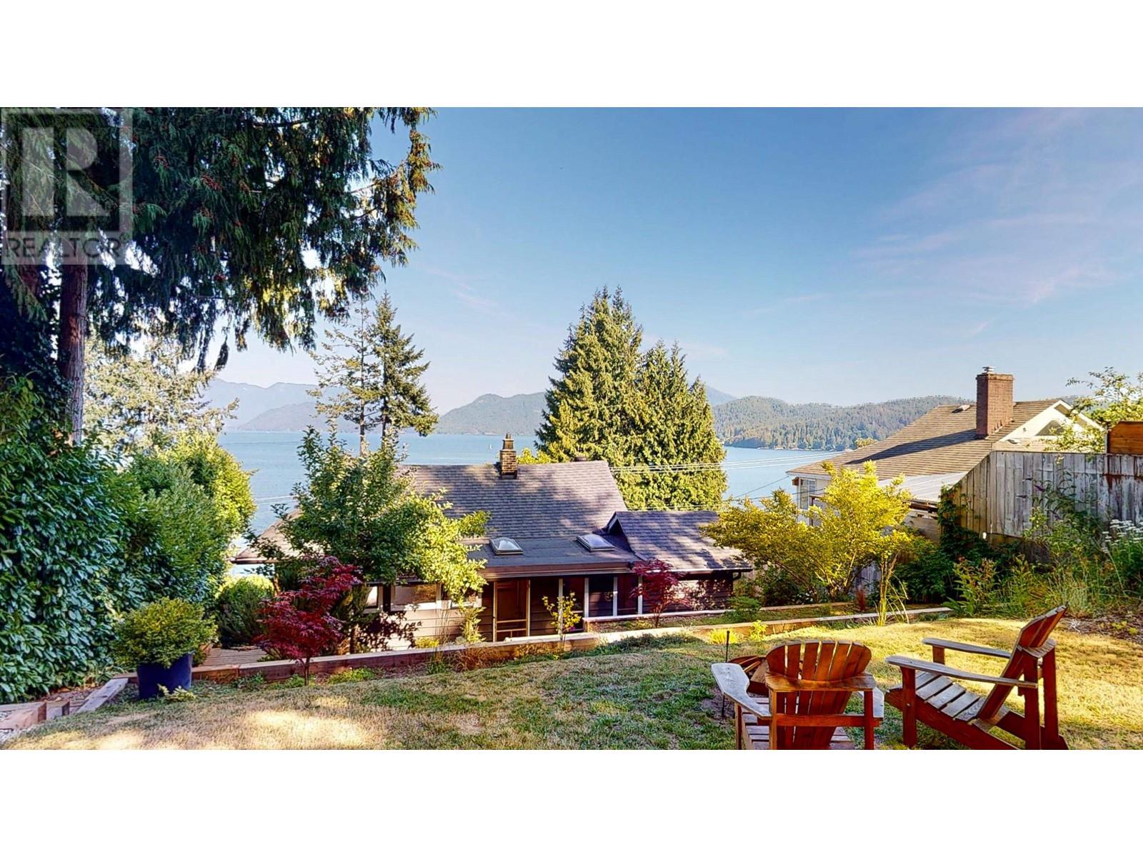 1231 MARINE DRIVE, gibsons, British Columbia