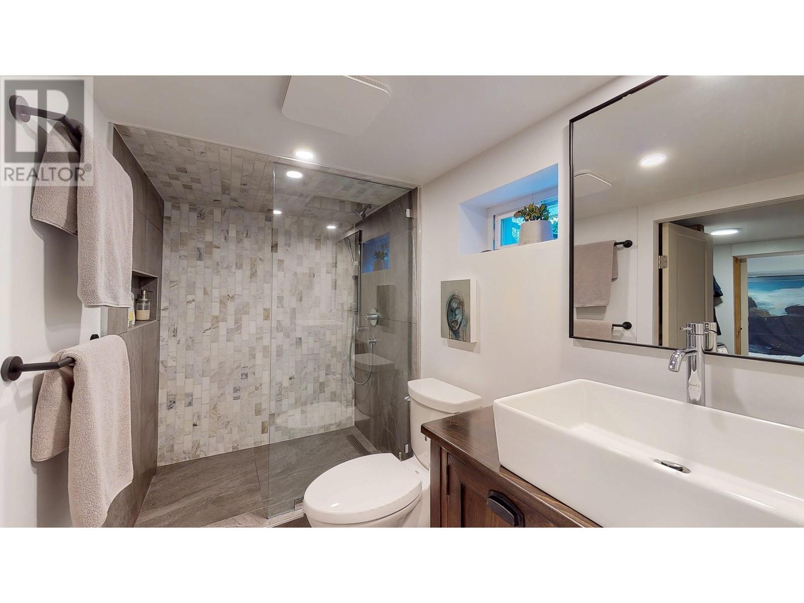 1231 Marine Drive, Gibsons, British Columbia  V0N 1V1 - Photo 36 - R2798435