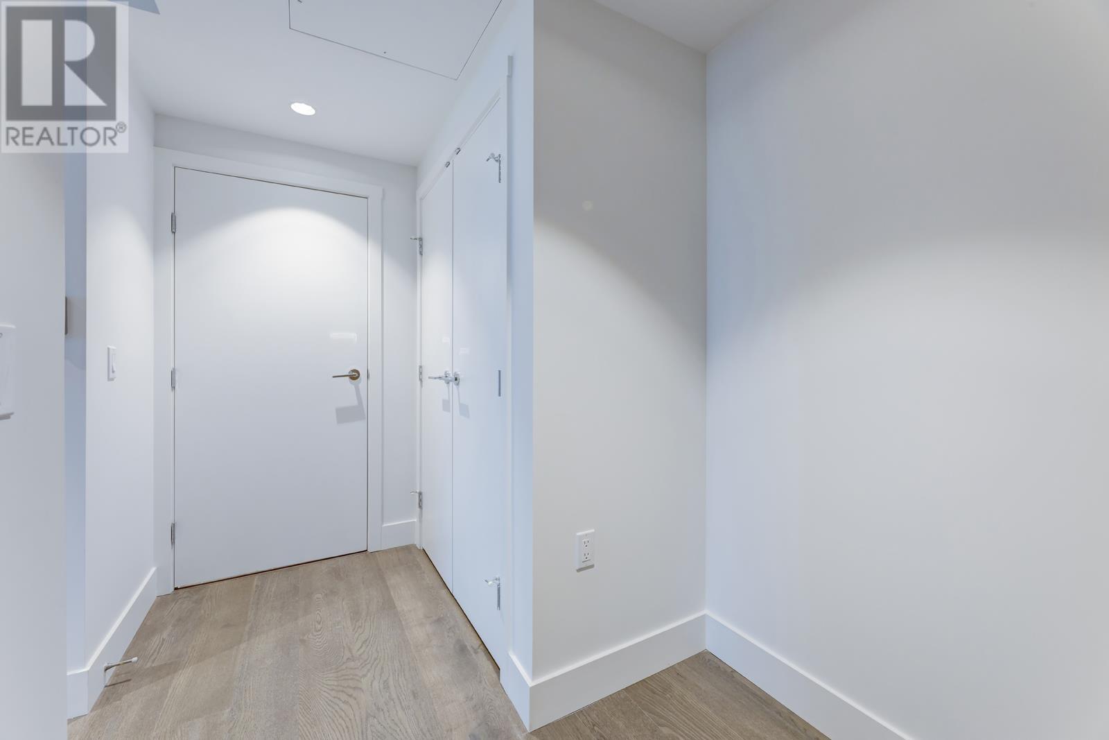 1004 1675 Lions Gate Lane, North Vancouver, British Columbia  V7P 0E4 - Photo 8 - R2812642