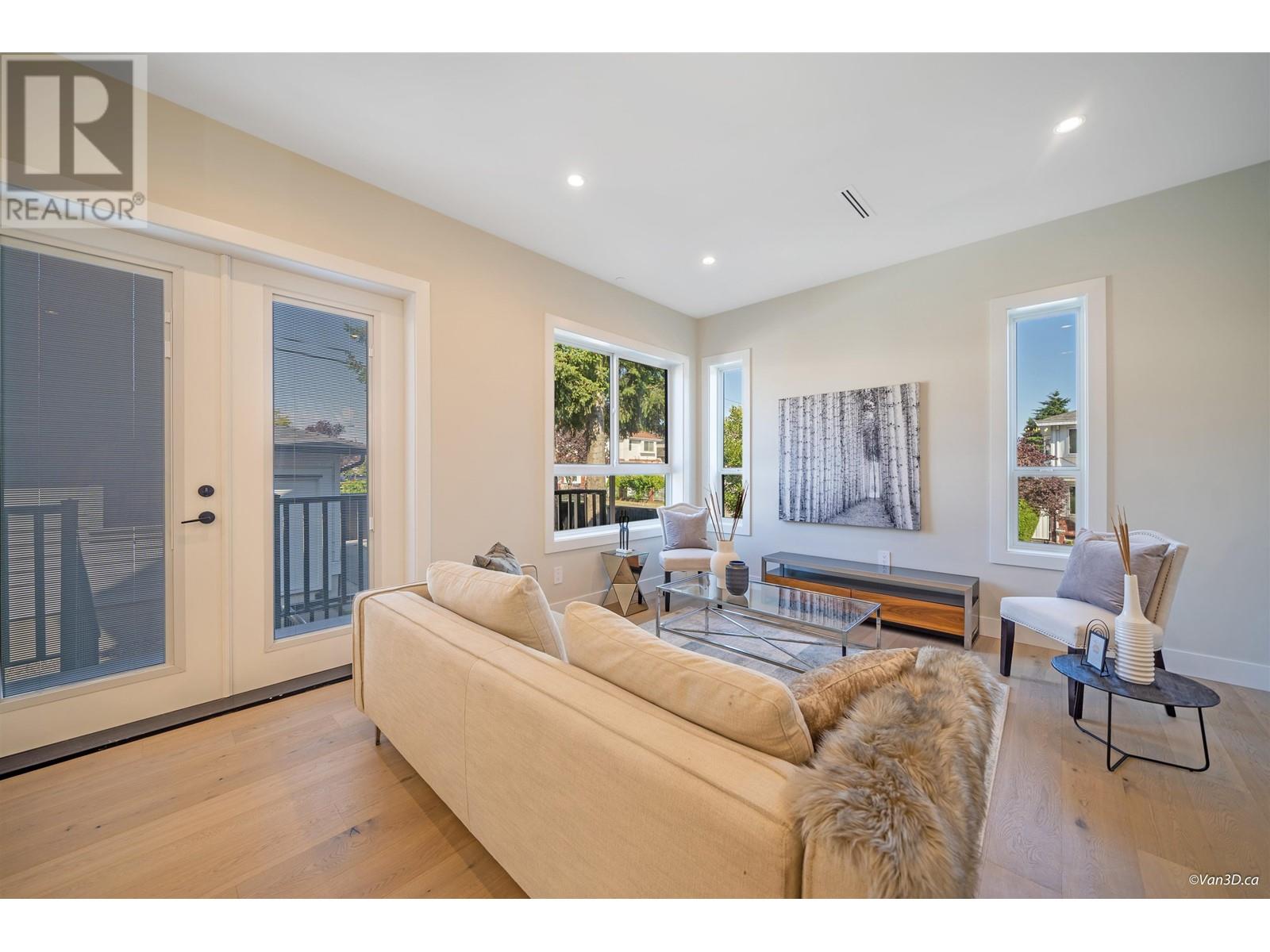 7285 Berkeley Street, Vancouver, British Columbia  V5S 2J7 - Photo 2 - R2812283