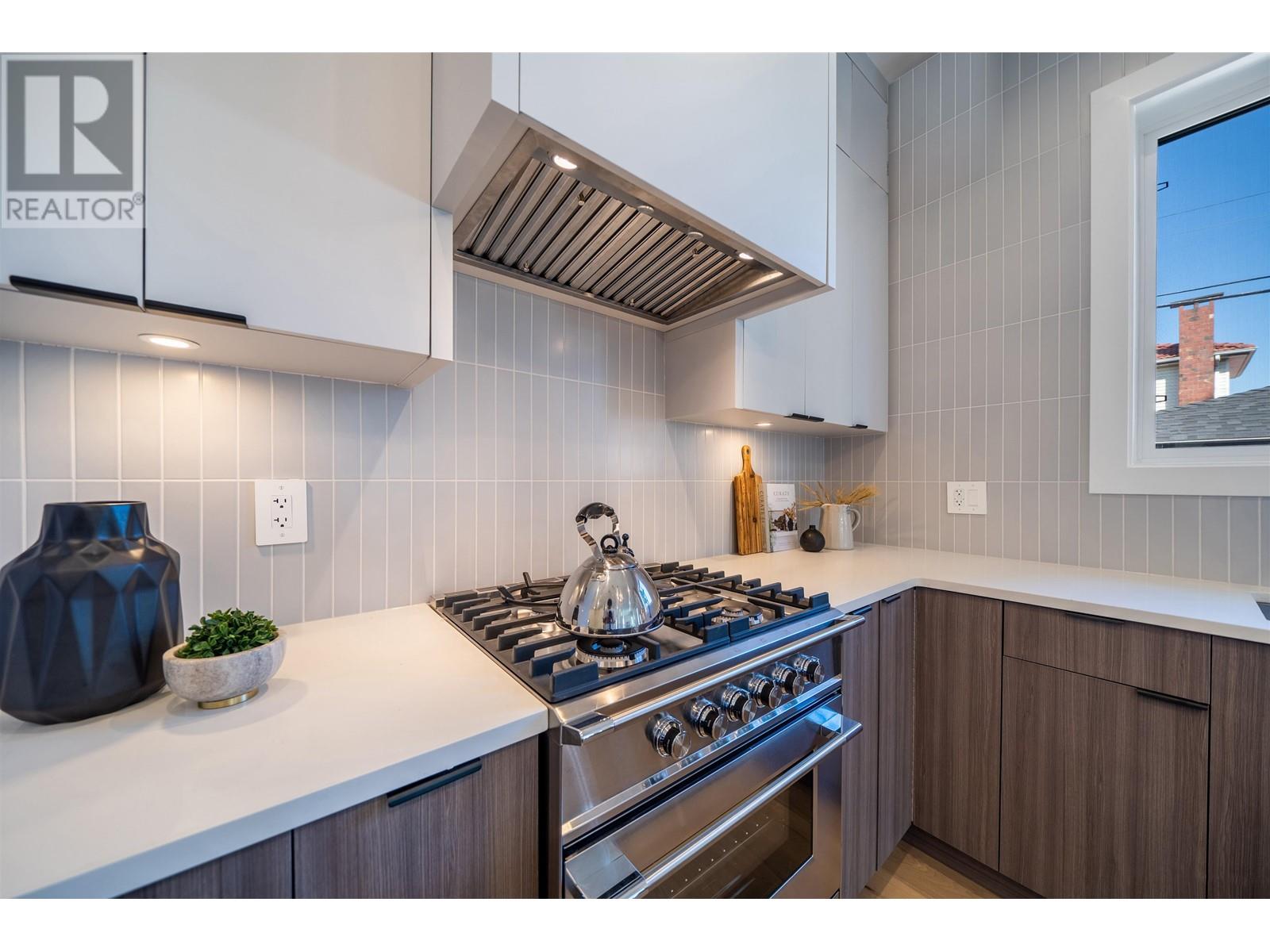 7285 Berkeley Street, Vancouver, British Columbia  V5S 2J7 - Photo 11 - R2812283