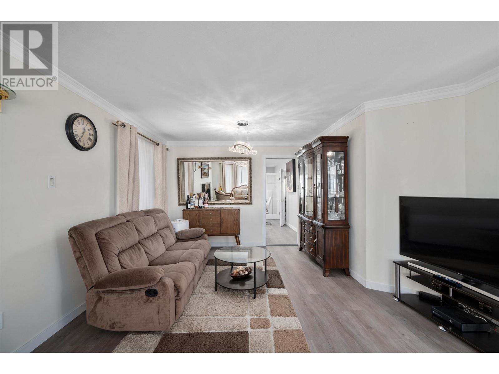 5785 Hardwick Street, Burnaby, British Columbia  V5G 1R3 - Photo 5 - R2812460