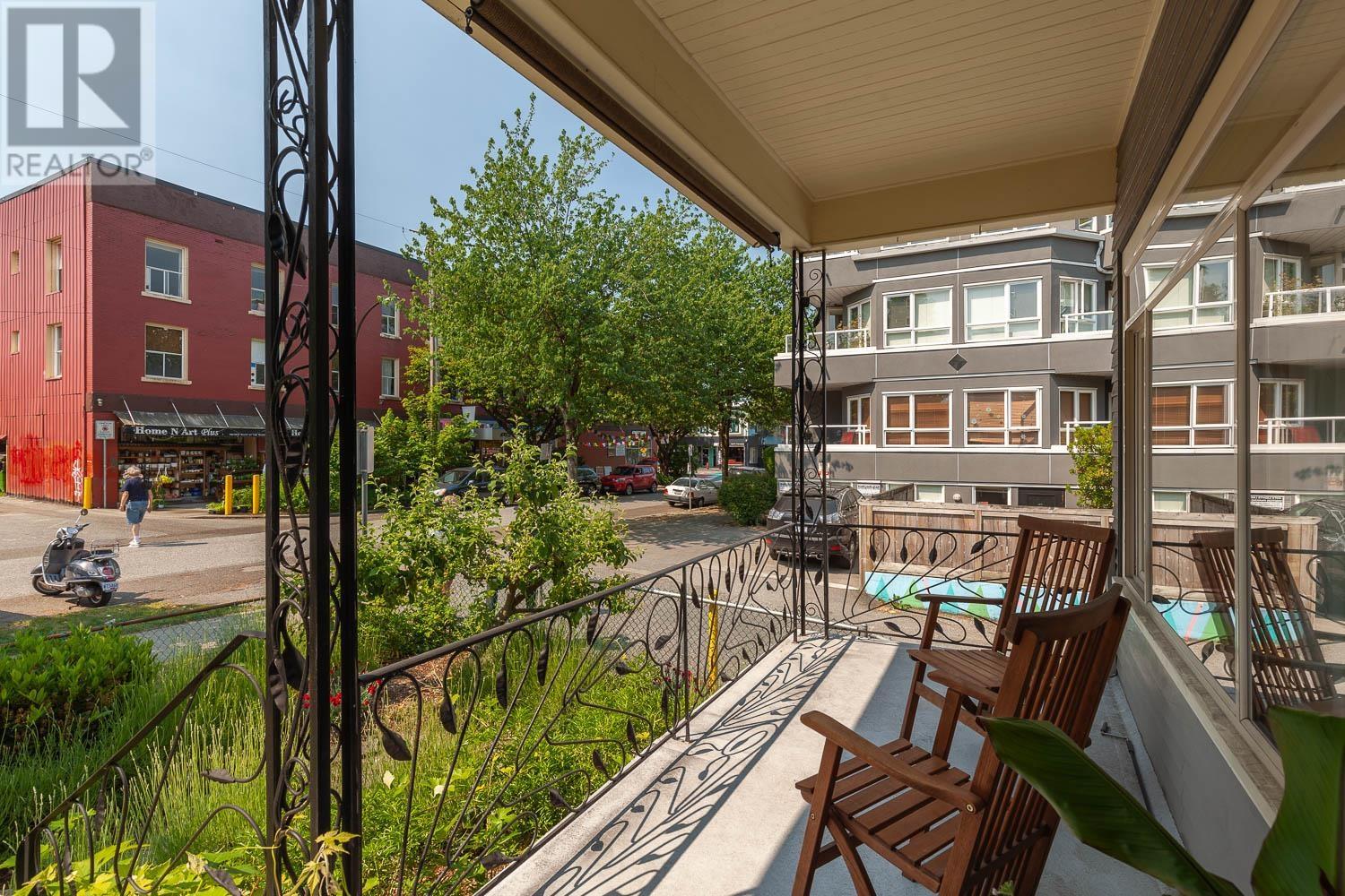 1717 Charles Street, Vancouver, British Columbia  V5L 2T6 - Photo 3 - R2812721