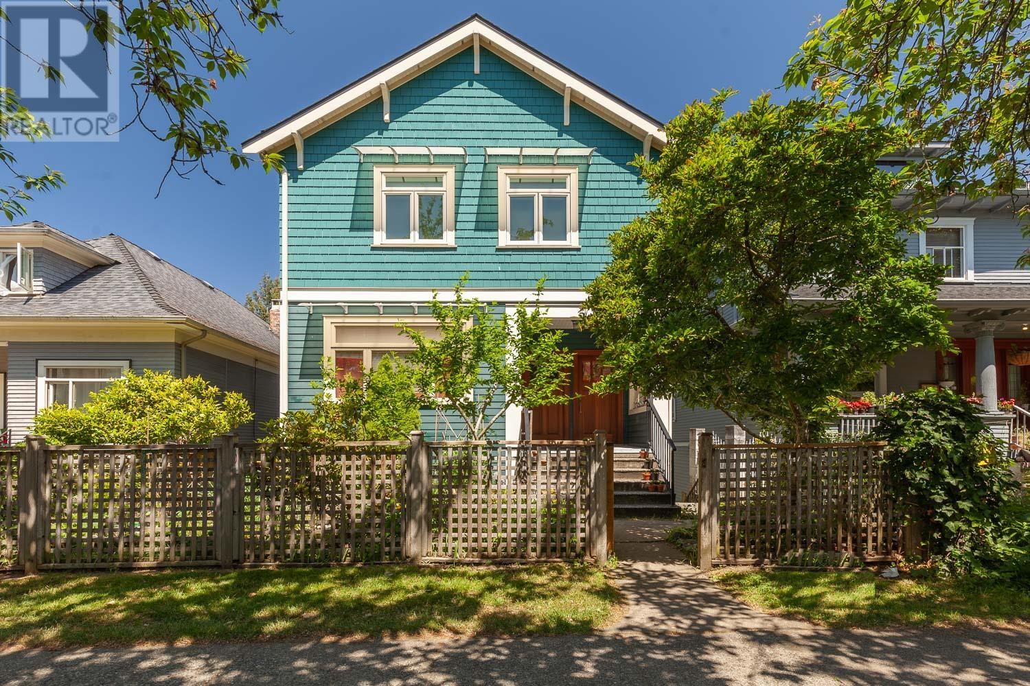 1737 Charles Street, Vancouver, British Columbia  V5L 2T6 - Photo 2 - R2812750