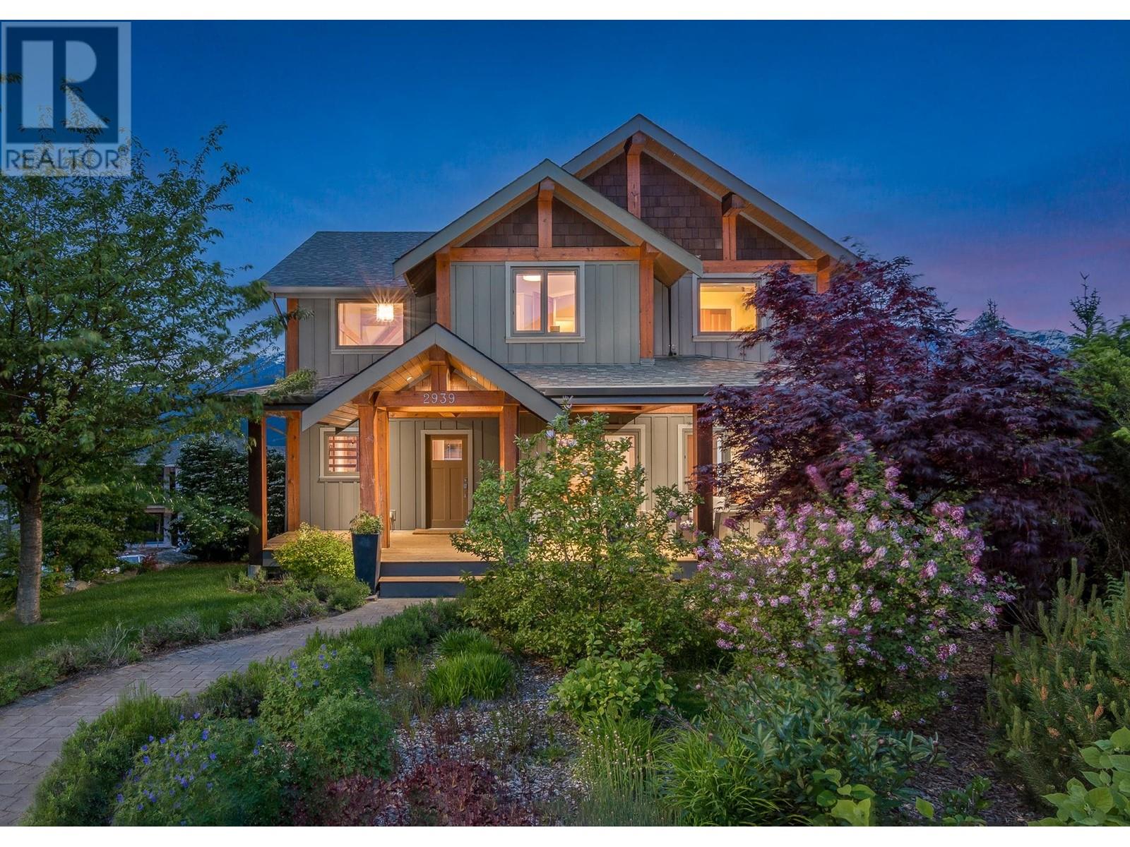 2939 STRANGWAY PLACE, squamish, British Columbia