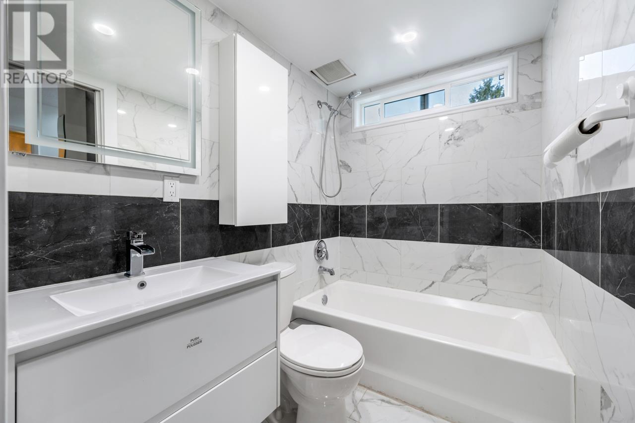 3020 Maplebrook Place, Coquitlam, British Columbia  V3C 4B1 - Photo 14 - R2812777