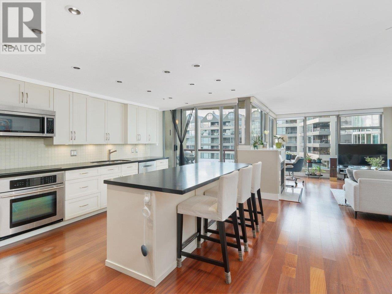 505 990 BEACH AVENUE, vancouver, British Columbia