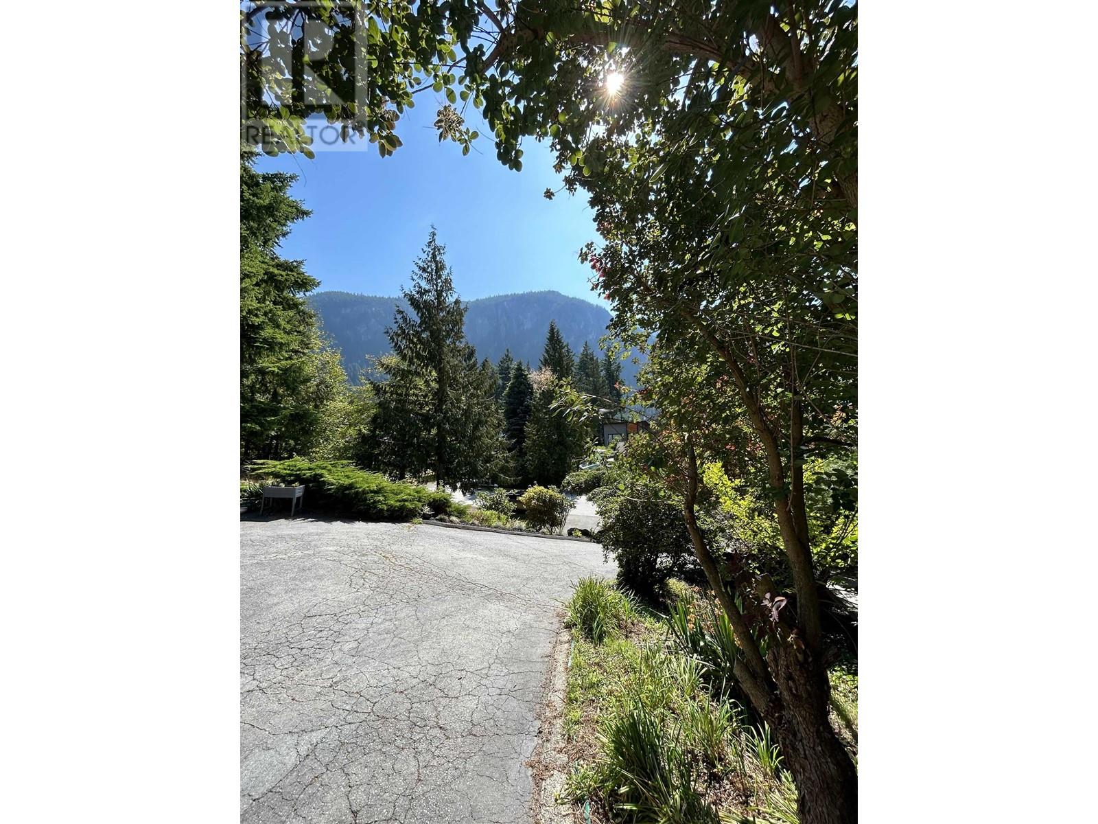 40034 Plateau Drive, Squamish, British Columbia  V8B 3G0 - Photo 23 - R2811326