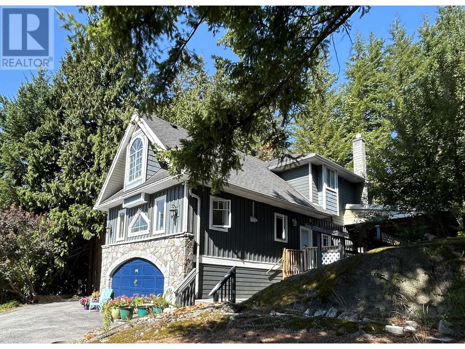 40034 Plateau Drive, Squamish, British Columbia  V8B 3G0 - Photo 2 - R2811326