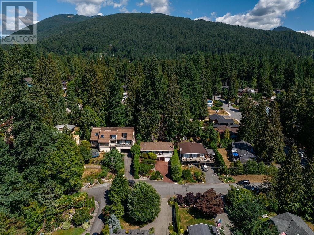 658 E Kings Road, North Vancouver, British Columbia  V7N 1J7 - Photo 9 - R2812835