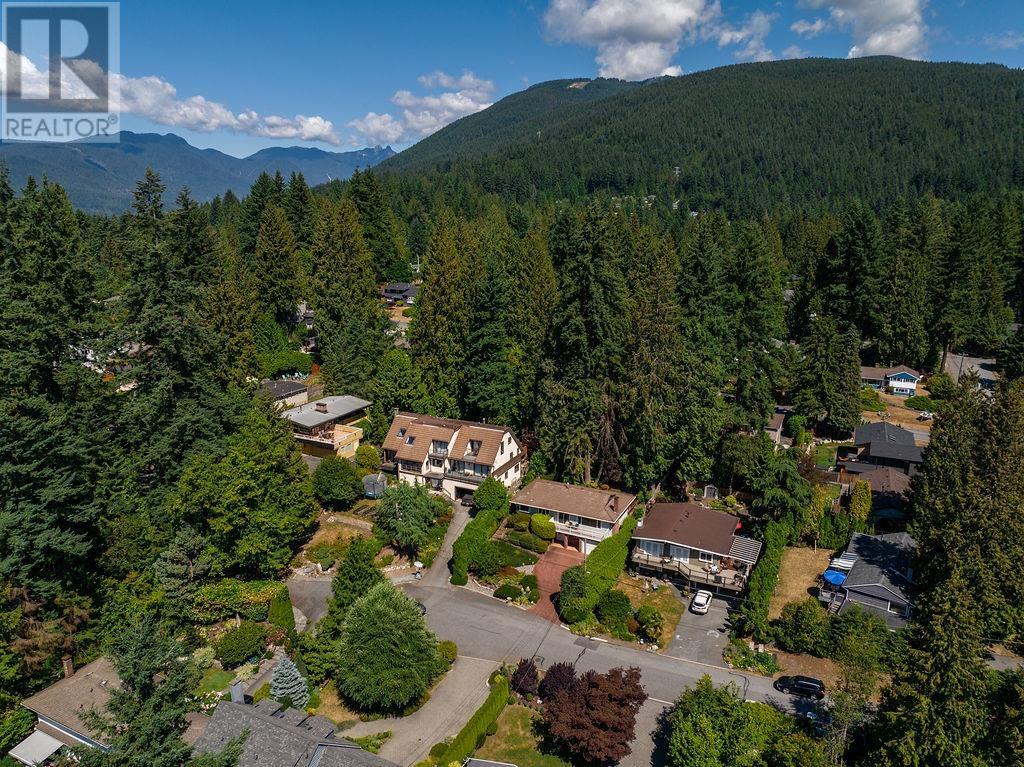 658 E Kings Road, North Vancouver, British Columbia  V7N 1J7 - Photo 10 - R2812835