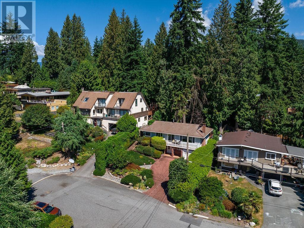 658 E Kings Road, North Vancouver, British Columbia  V7N 1J7 - Photo 11 - R2812835