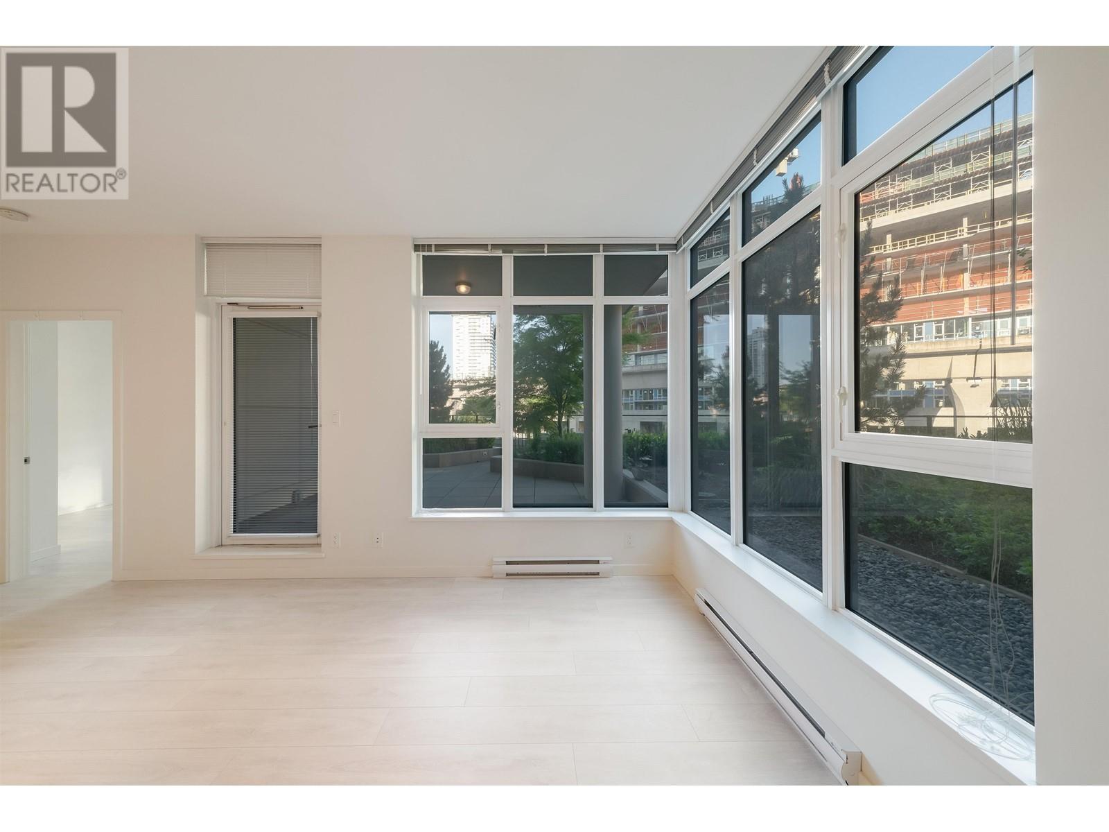 209 691 North Road, Coquitlam, British Columbia  V3J 0H9 - Photo 2 - R2812957