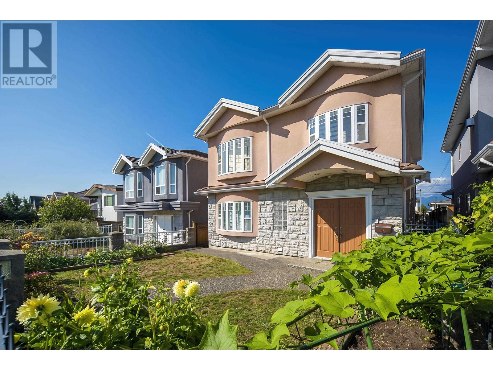 3239 E 24TH AVENUE, vancouver, British Columbia
