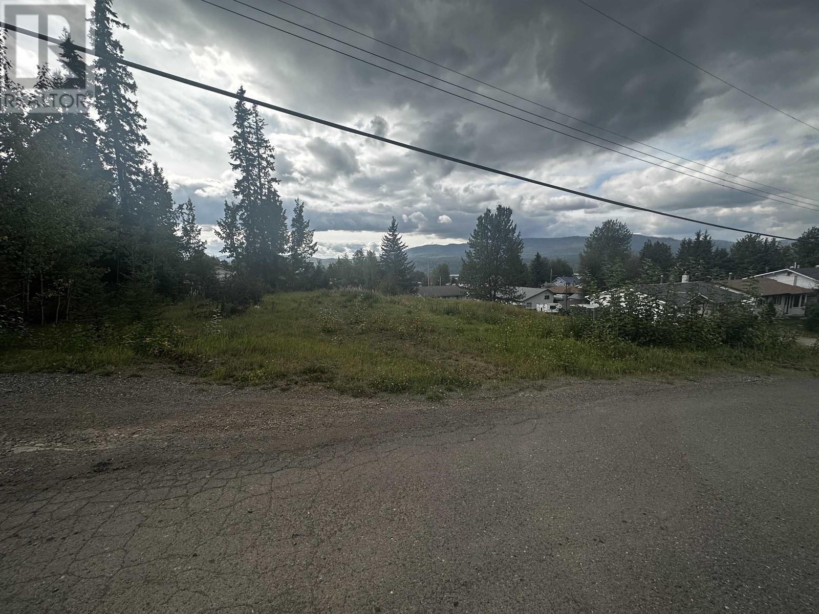 252 4th Avenue, Burns Lake, British Columbia  V0J 1E0 - Photo 2 - R2812934