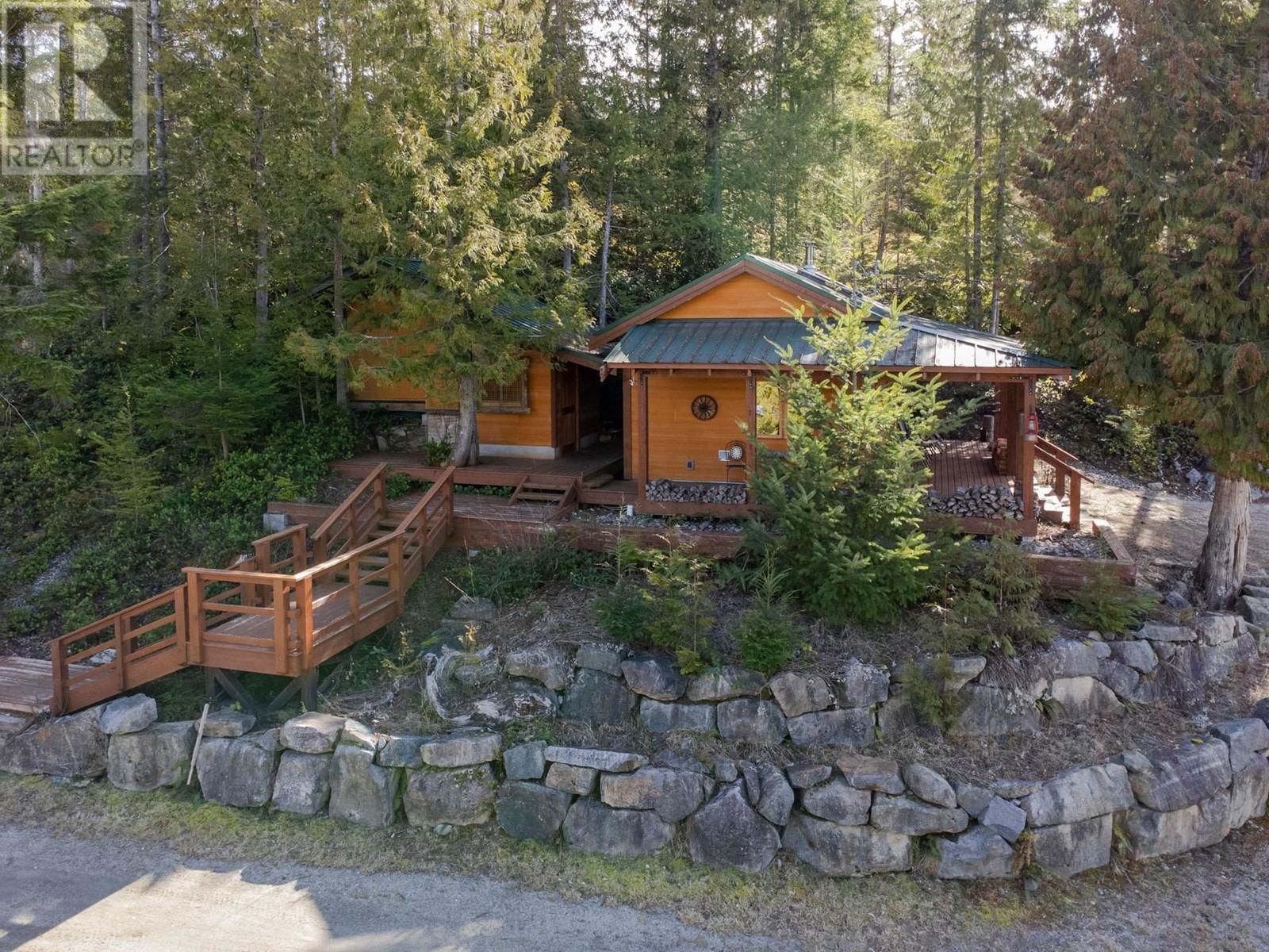 9305 Stephens Way, Halfmoon Bay, British Columbia  V7Z 1G9 - Photo 7 - R2810916