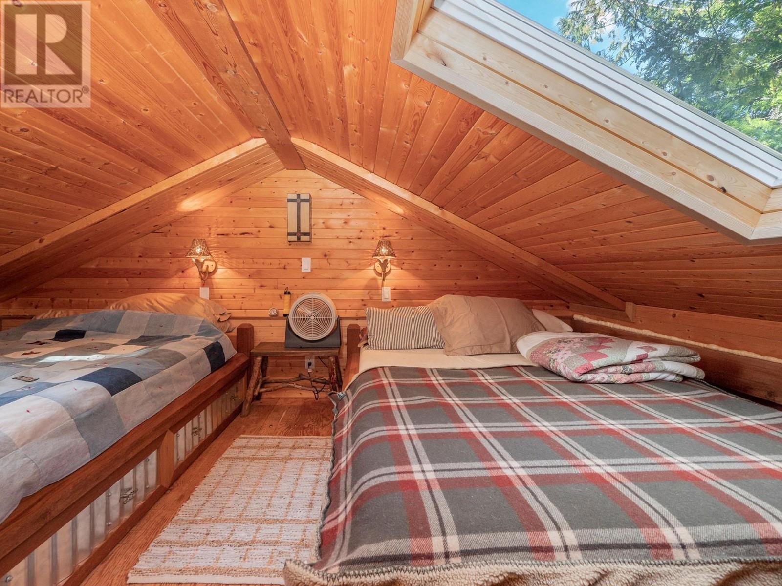 9305 Stephens Way, Halfmoon Bay, British Columbia  V7Z 1G9 - Photo 18 - R2810916