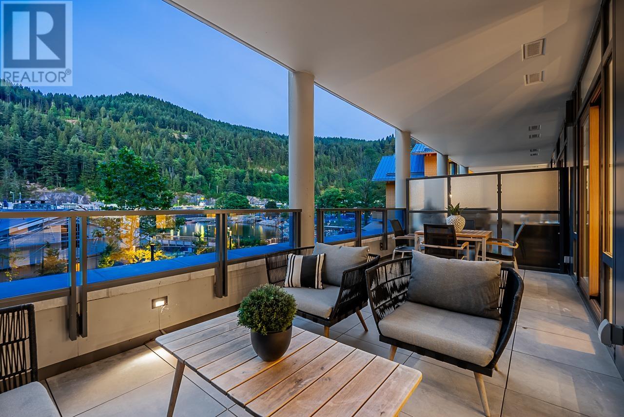 201 6697 Nelson Avenue, West Vancouver, British Columbia  V7W 2B2 - Photo 2 - R2800191