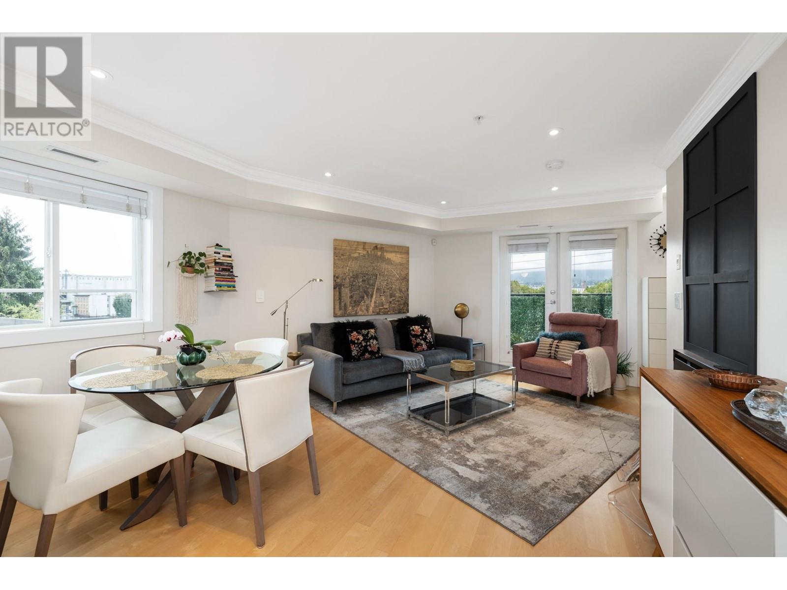 2051 Triumph Street, Vancouver, British Columbia  V5L 1K7 - Photo 2 - R2812969