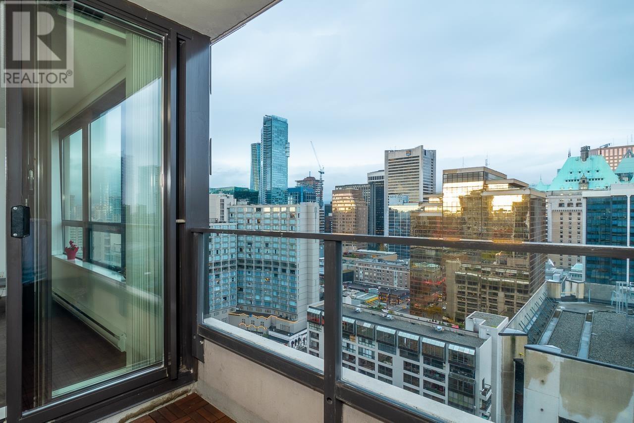 2115 938 SMITHE STREET, vancouver, British Columbia