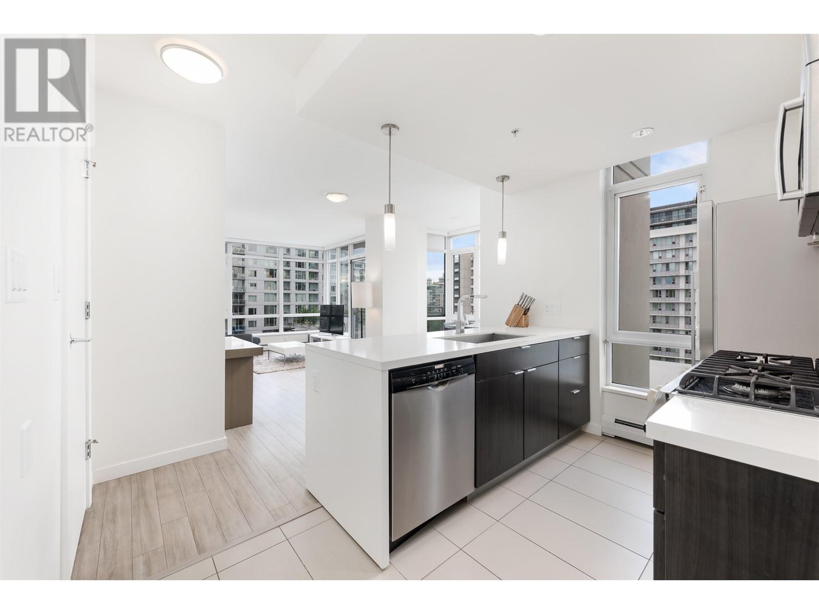 802 1775 Quebec Street, Vancouver, British Columbia  V5T 0E3 - Photo 2 - R2813081