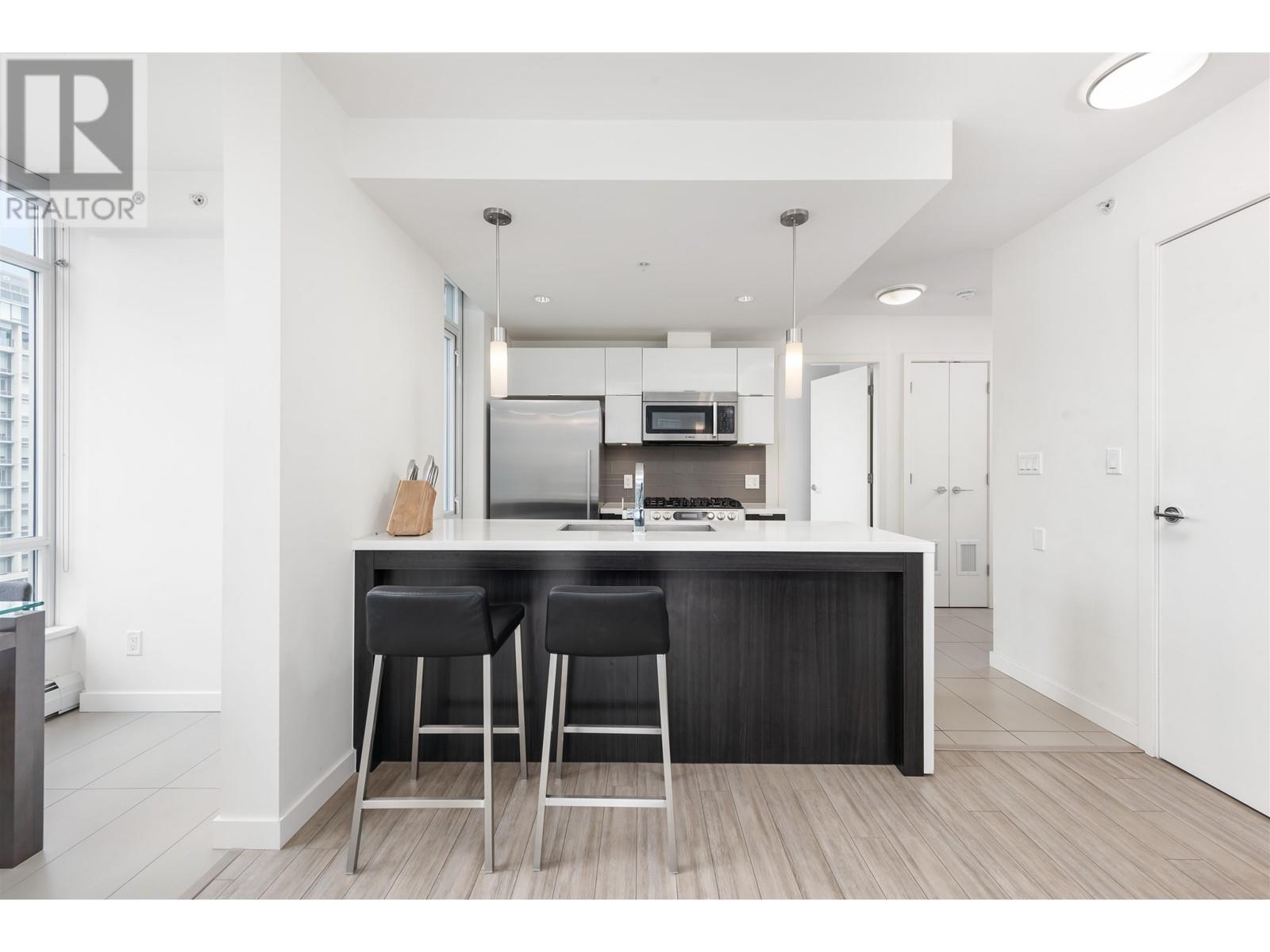 802 1775 Quebec Street, Vancouver, British Columbia  V5T 0E3 - Photo 3 - R2813081